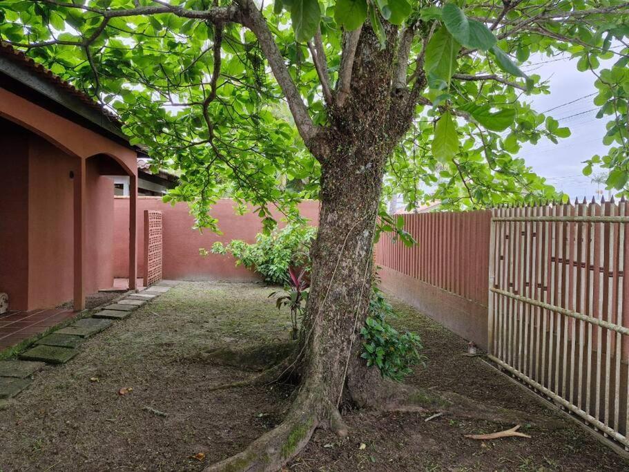Quarto Para Quatro Pessoas A Duas Quadras Da Praia - Balneario Saint Etienne - Matinhos Exterior foto